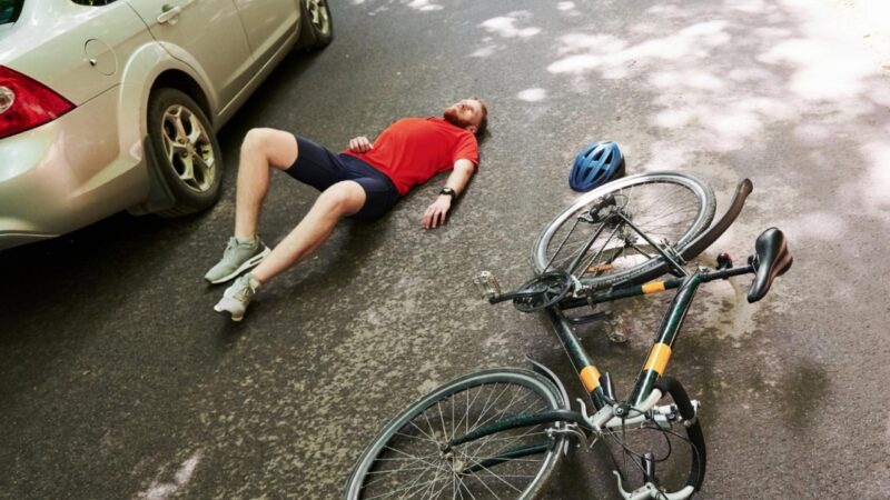 Tragiczne zdarzenie na terenie zakładu Paneltech w Chorzowie – śmiertelne potrącenie rowerzysty